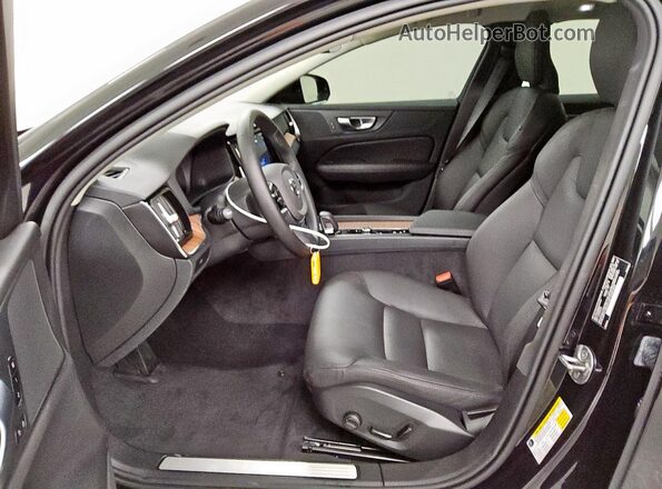 YV4L12WK4S2147151 2025 VOLVO V60 Black Front interior view
