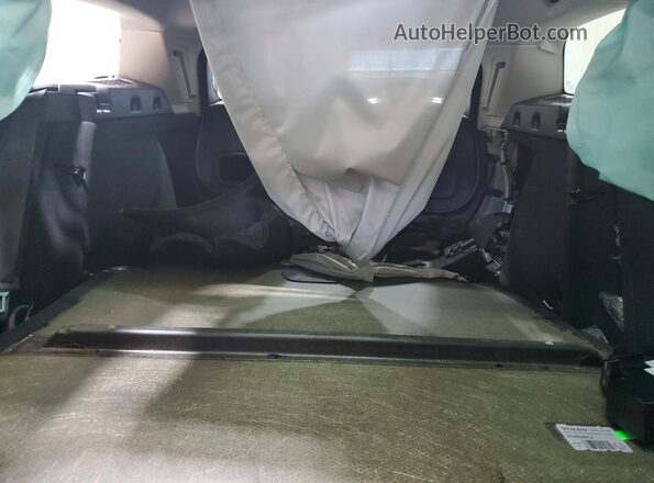 YV4L12WK5S2148051 2025 VOLVO V60 Gray Vista de los asientos traseros