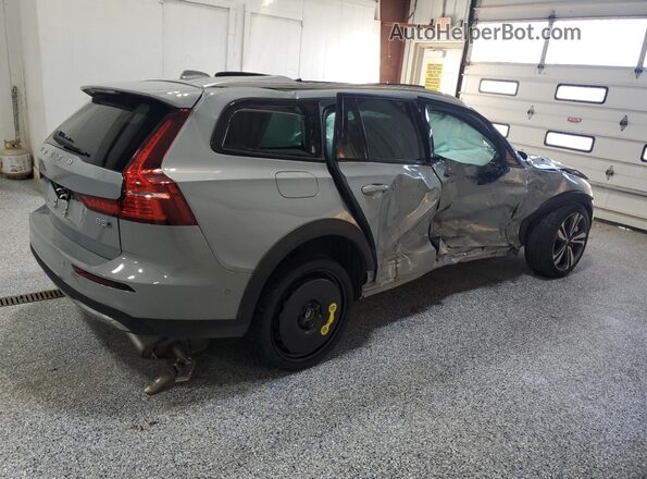 YV4L12WK5S2148051 2025 VOLVO V60 Gray Trasero derecho