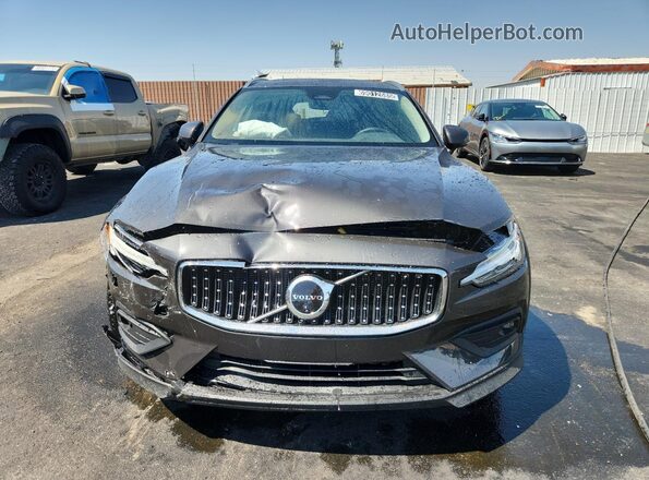 YV4L12WK7S2149170 2025 VOLVO V60 Gray Front view