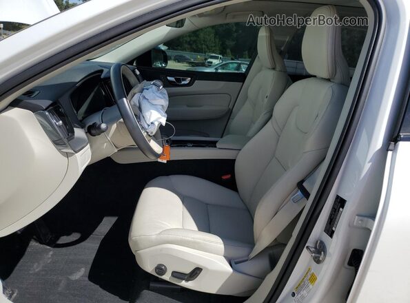 YV4M12RC3S1020454 2025 VOLVO XC60 White Front interior view