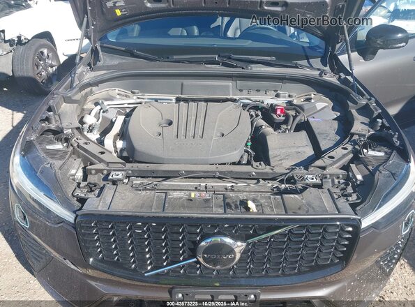 YV4M12RC5S1175751 2025 VOLVO XC60 Gray Вид ззаду
