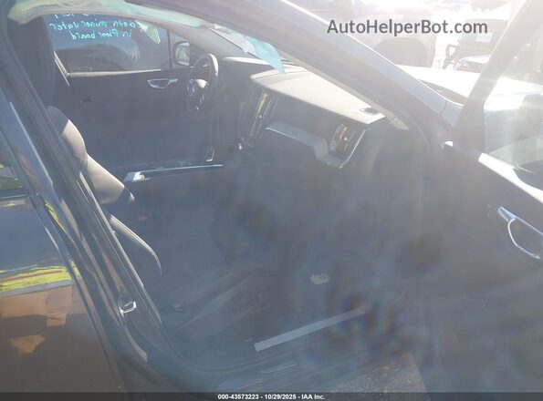 YV4M12RC5S1175751 2025 VOLVO XC60 Gray Вид салону спереду