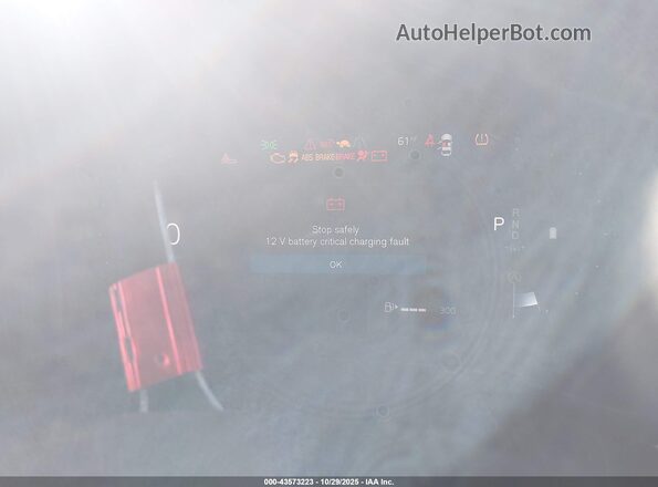 YV4M12RC5S1175751 2025 VOLVO XC60 Gray Вид задніх сидінь