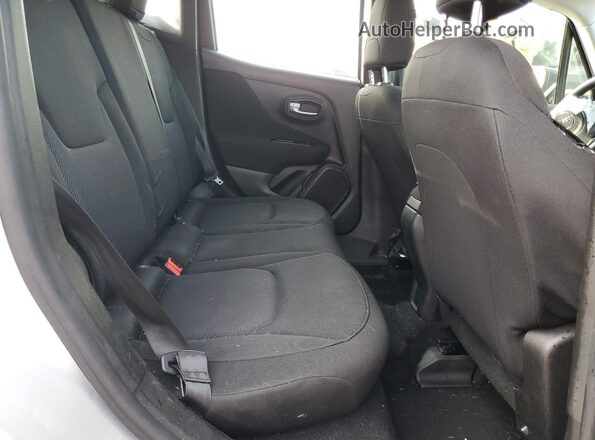 ZACNJAAB3LPL19087 2020 JEEP RENEGADE Silver Vista interior trasera