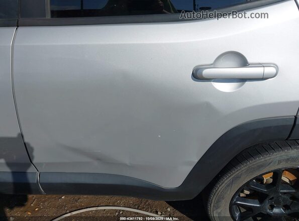 ZACNJABB0LPL43121 2020 JEEP RENEGADE Silver Widok wnętrza 360 stopni