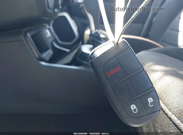ZACNJABB8KPK79618 2019 JEEP RENEGADE Gray Вид панелі приладів