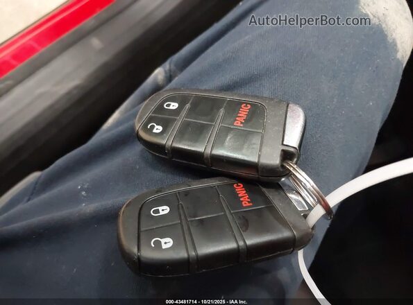 ZACNJBAB9LPL14501 2020 JEEP RENEGADE Красный Вид панели приборов