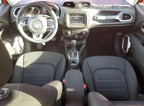 ZACNJBB12KPK42867 2019 JEEP RENEGADE Красный Вид панели приборов