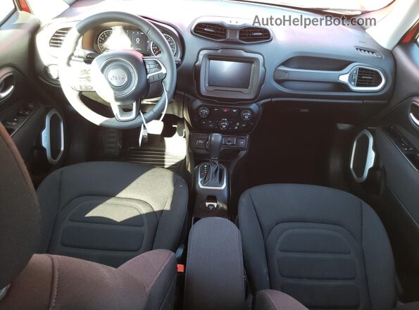 ZACNJBBB2LPL89815 2020 JEEP RENEGADE Красный Вид панели приборов