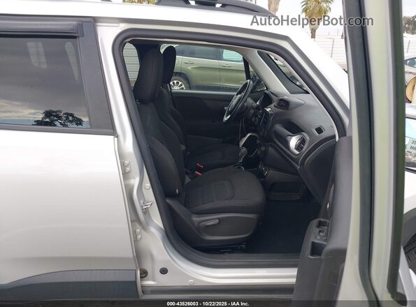 ZACNJBBBXLPL44072 2020 JEEP RENEGADE Серебряный Вид салона спереди