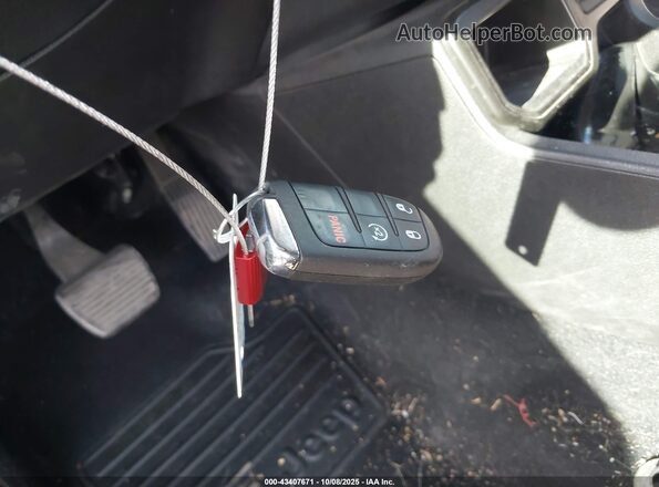 ZACNJCBB7MPN24004 2021 JEEP RENEGADE Серый Вид панели приборов