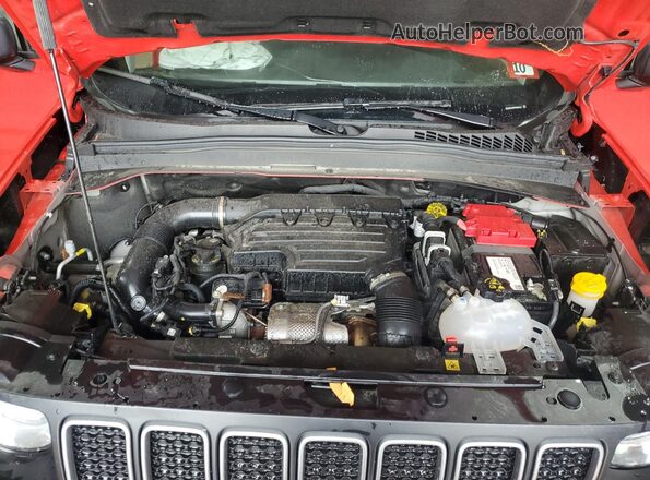 ZACNJDB18PPP60761 2023 JEEP RENEGADE Red Vista del compartimento del motor