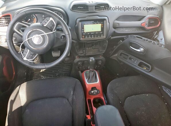ZACNJDC15MPN28581 2021 JEEP RENEGADE White 