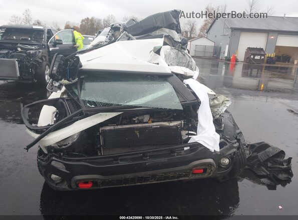 ZACNJDC15NPN61257 2022 JEEP RENEGADE White Вид панелі приладів