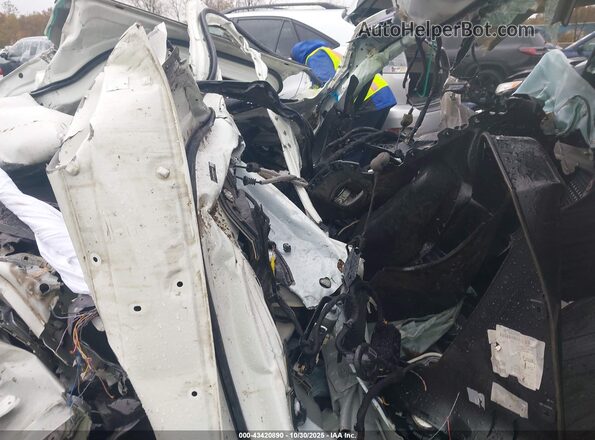 ZACNJDC15NPN61257 2022 JEEP RENEGADE White Вид задніх сидінь