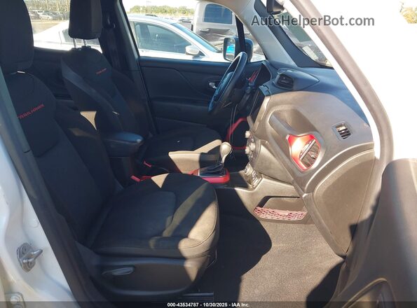 ZACNJDC16NPN86930 2022 JEEP RENEGADE White Սալոնի դիմացի տեսք