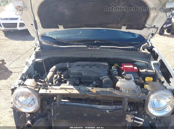 ZACNJDC16NPN86930 2022 JEEP RENEGADE White Հետևի տեսք