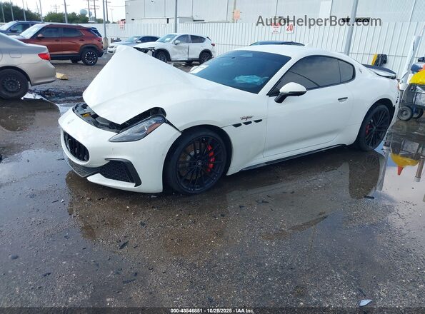 ZAMBMVDB3RX444866 2024 MASERATI GRANTURISM White Vista tres cuartos delantera izquierda