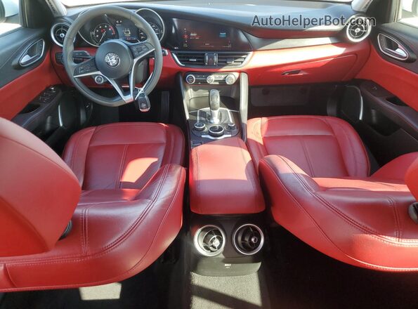 ZARFAEBN4J7582423 2018 ALFA ROMEO GIULIA Белый 