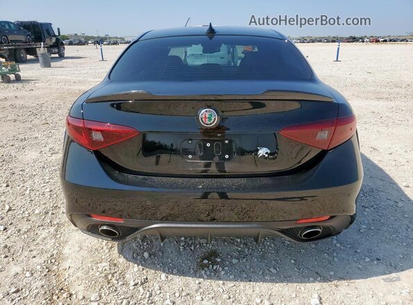 ZARFAECN3J7576417 2018 ALFA ROMEO GIULIA Black 