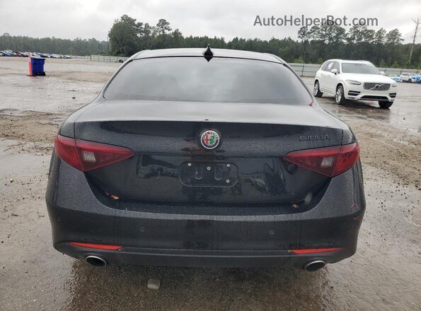 ZARFAMAN3M7641901 2021 ALFA ROMEO GIULIA Black Widok z tyłu