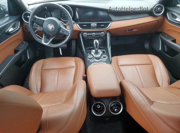 ZARFAMAN3M7641901 2021 ALFA ROMEO GIULIA Black Widok deski rozdzielczej