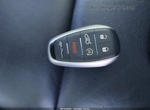 ZARFAMAN7L7635923 2020 ALFA ROMEO GIULIA Черный Вид панели приборов