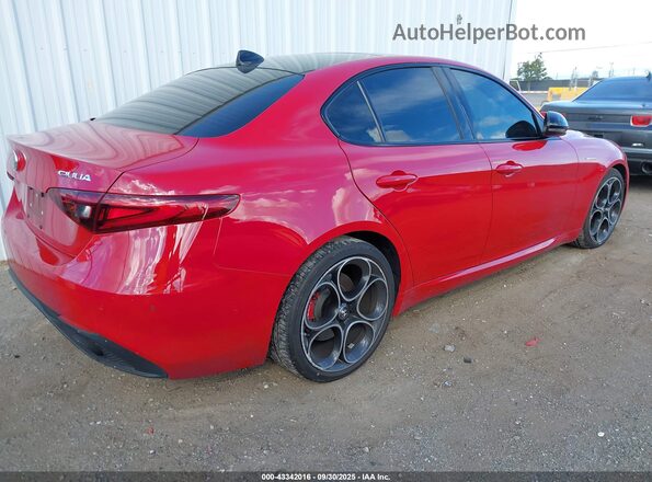 ZARFAMBN0N7663855 2022 ALFA ROMEO GIULIA Red 