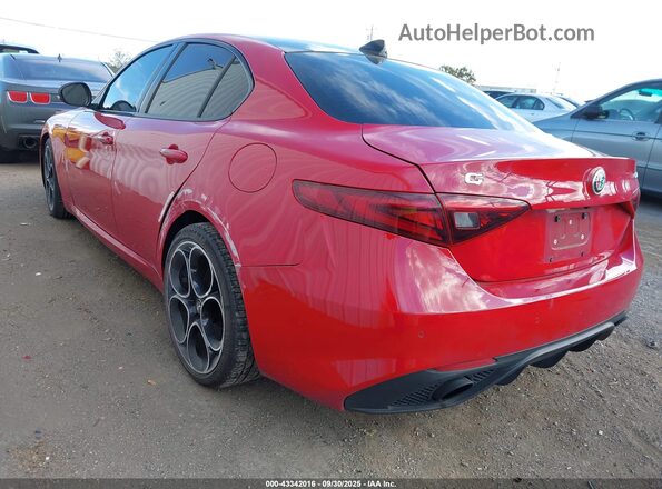 ZARFAMBN0N7663855 2022 ALFA ROMEO GIULIA Red 