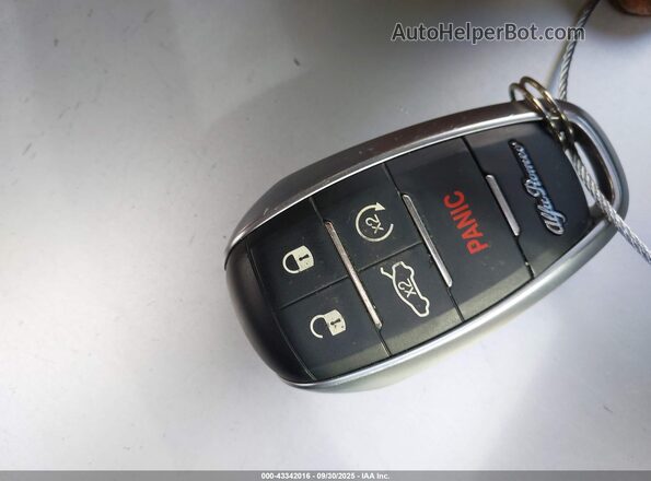 ZARFAMBN0N7663855 2022 ALFA ROMEO GIULIA Red 