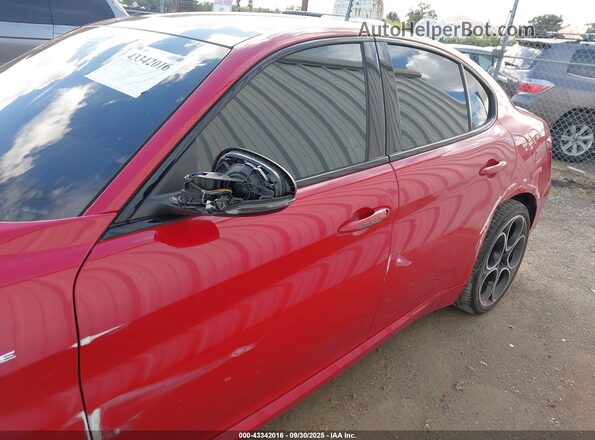 ZARFAMBN0N7663855 2022 ALFA ROMEO GIULIA Red 