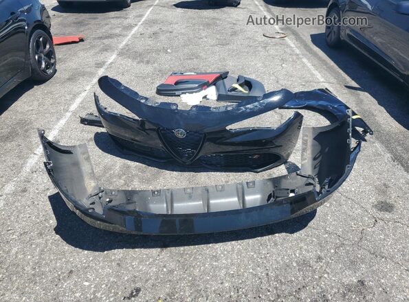 ZARFAMBN4M7640464 2021 ALFA ROMEO GIULIA Black Вид підкапотного простору