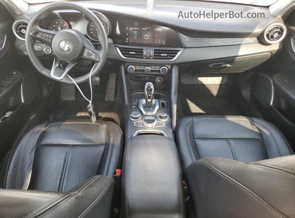 ZARFANAN7L7633675 2020 ALFA ROMEO GIULIA Белый Вид панели приборов