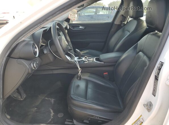 ZARFANAN7L7633675 2020 ALFA ROMEO GIULIA Белый Вид салона спереди