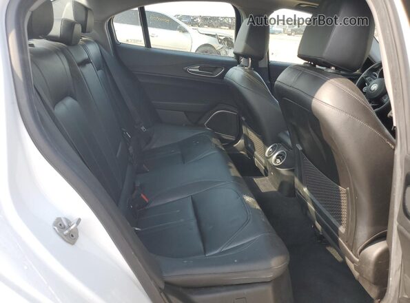 ZARFANAN7L7633675 2020 ALFA ROMEO GIULIA Белый Вид задних сидений