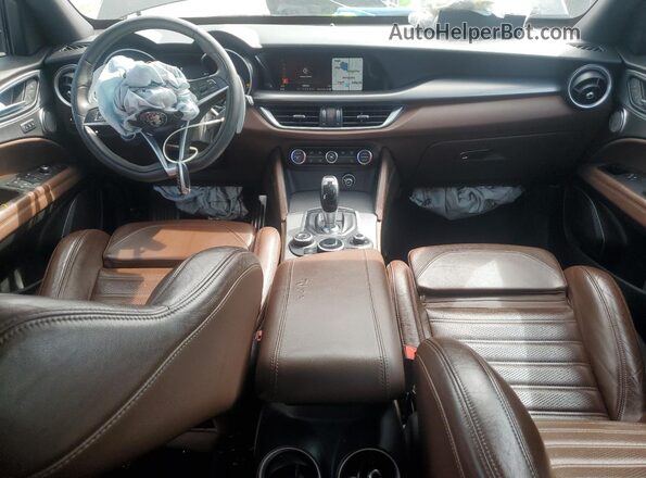 ZASFAKNN5J7C04848 2018 ALFA ROMEO STELVIO Black 