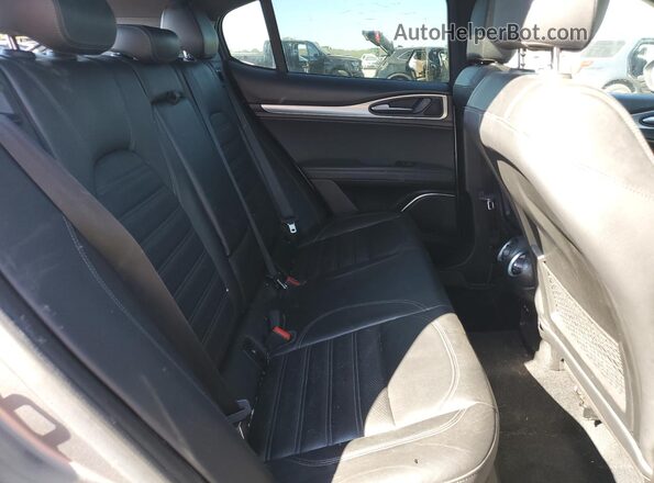 ZASFAKNN6J7B67258 2018 ALFA ROMEO STELVIO Black Rear interior view