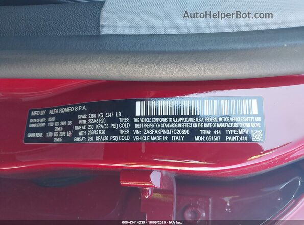 ZASFAKPN0J7C20890 2018 ALFA ROMEO STELVIO Красный Вид подкапотного пространства