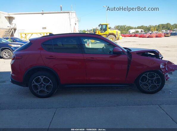 ZASFAKPN0J7C20890 2018 ALFA ROMEO STELVIO Красный Панорамный вид салона 360°