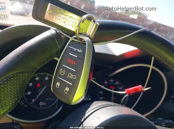 ZASPAJAN5L7C89553 2020 ALFA ROMEO STELVIO White Dashboard view
