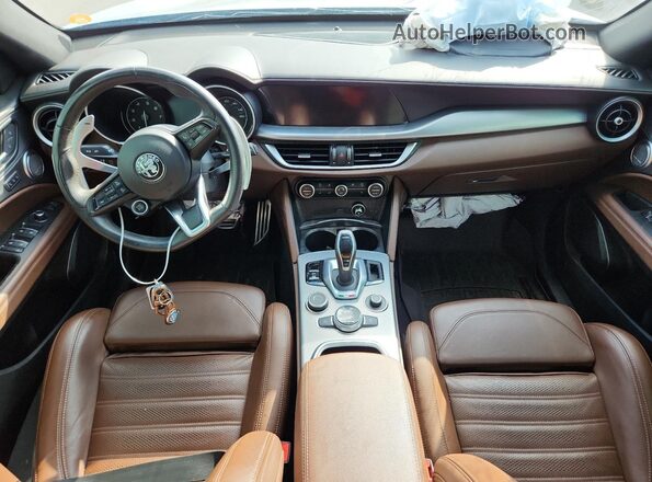 ZASPAKBN2M7D13670 2021 ALFA ROMEO STELVIO Silver Dashboard view