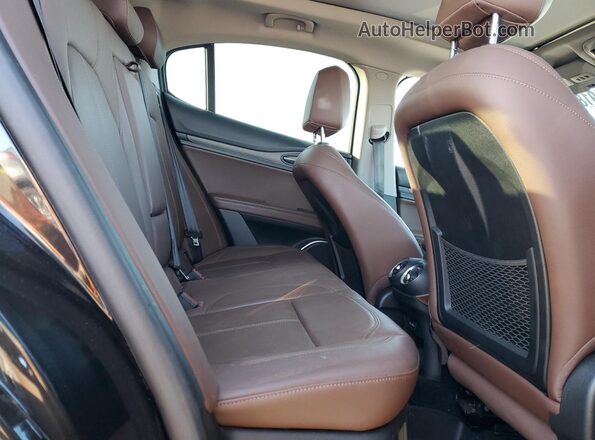 ZASPAKBN4M7D10527 2021 ALFA ROMEO STELVIO Black Вид задньої частини салону
