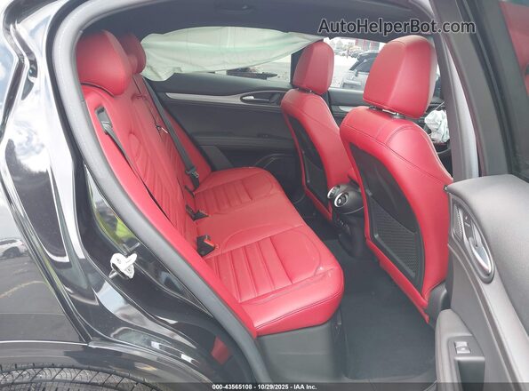 ZASPAKBN4R7D70881 2024 ALFA ROMEO STELVIO Black VIN კოდის სტიკერის ხედი