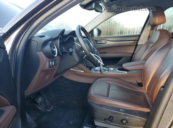 ZASPAKBN5M7D17826 2021 ALFA ROMEO STELVIO Gray Front interior view