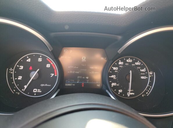 ZASPAKBN5N7D29119 2022 ALFA ROMEO STELVIO Red Vista del cuadro de instrumentos