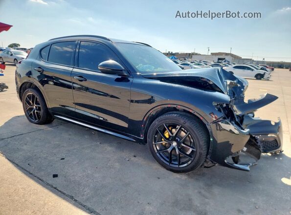ZASPAKBN7M7D09744 2021 ALFA ROMEO STELVIO Black Front right
