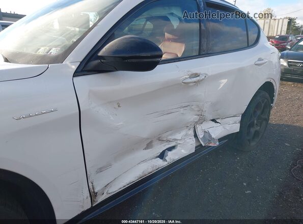 ZASPAKBN8R7D84301 2024 ALFA ROMEO STELVIO White 