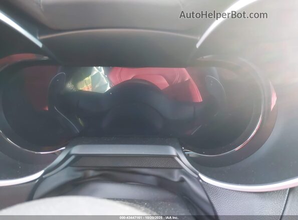 ZASPAKBN8R7D84301 2024 ALFA ROMEO STELVIO White Vista de los asientos traseros