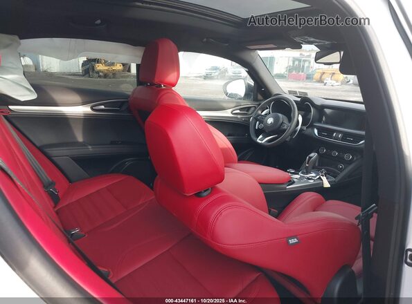ZASPAKBN8R7D84301 2024 ALFA ROMEO STELVIO White Vista de la etiqueta del VIN